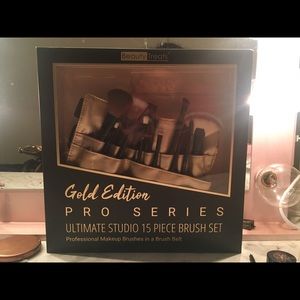 Brand new makeup brushes